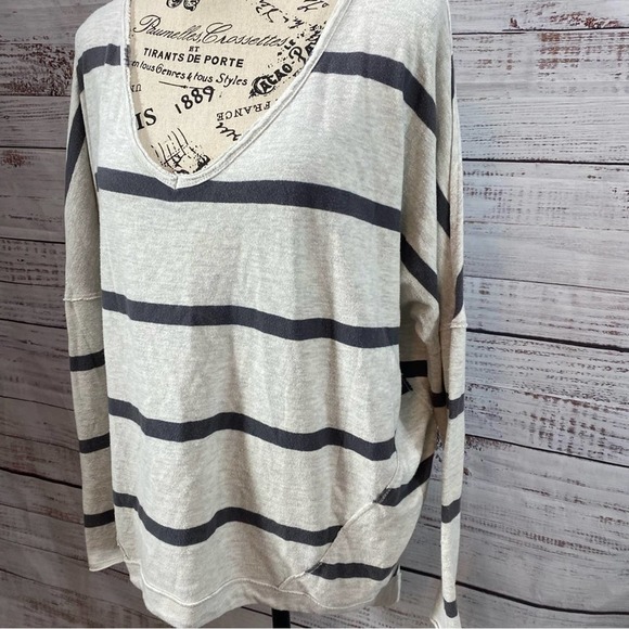 Striped Long Sleeve Top V Neck Casual Relaxed Fit - Picture 3 of 7
